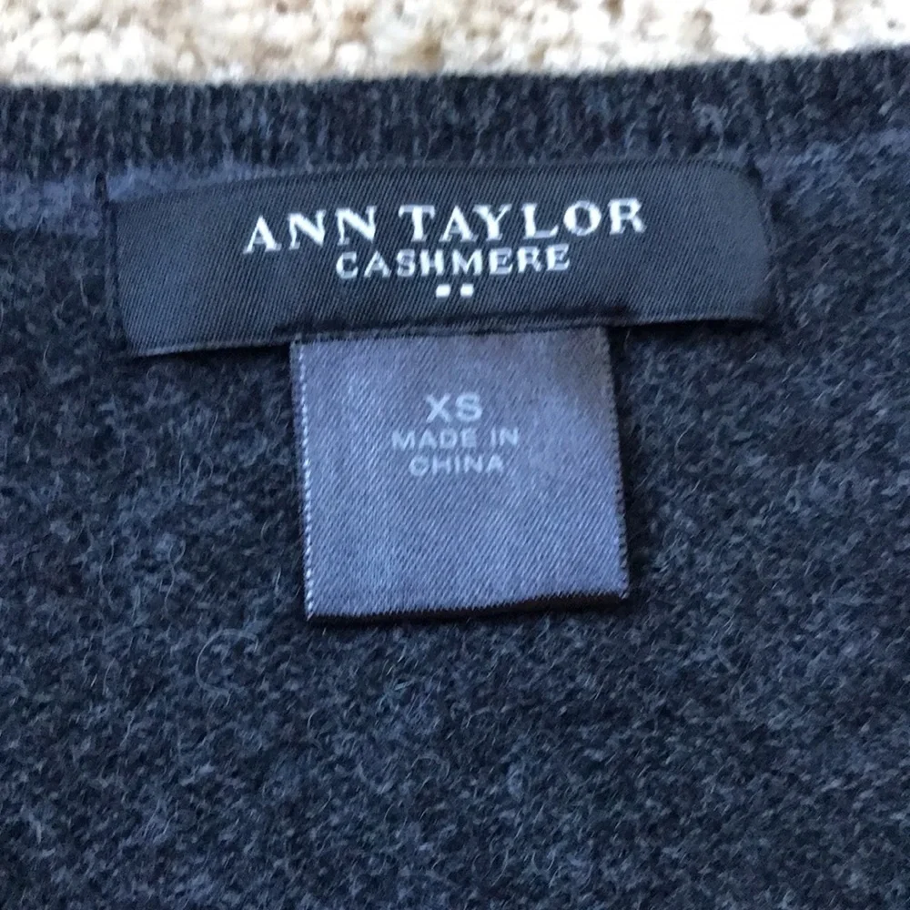 Ann Taylor XS cashmere crew sweater .